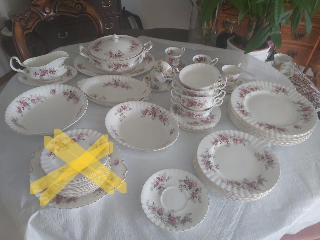 Royal Albert eetservies, Lavender Rose, puntgaaf, Antiek en Kunst, Antiek | Servies compleet, Ophalen of Verzenden