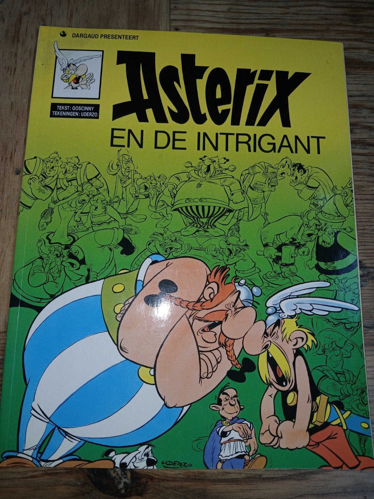 Asterix en de intrigant - Stripboek, Ophalen of Verzenden