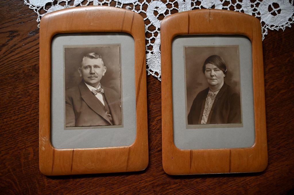 Oude fotolijsten met foto, Ophalen of Verzenden