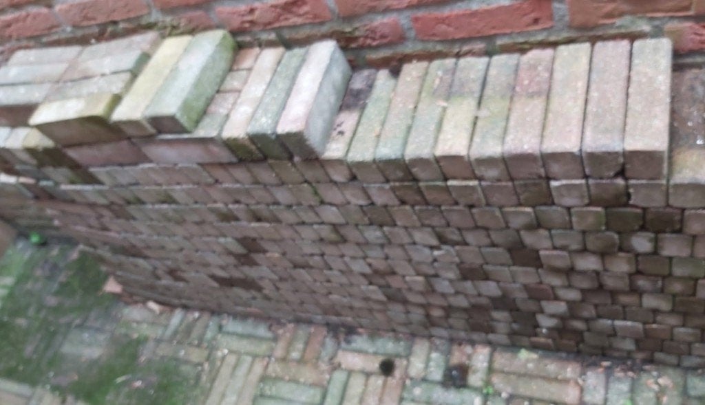 gratis partij waaltjes 4.5 m2 en 28 nieuwe betontegels 30x30, Ophalen, Gebruikt, Klinkers, 5 tot 10 m²