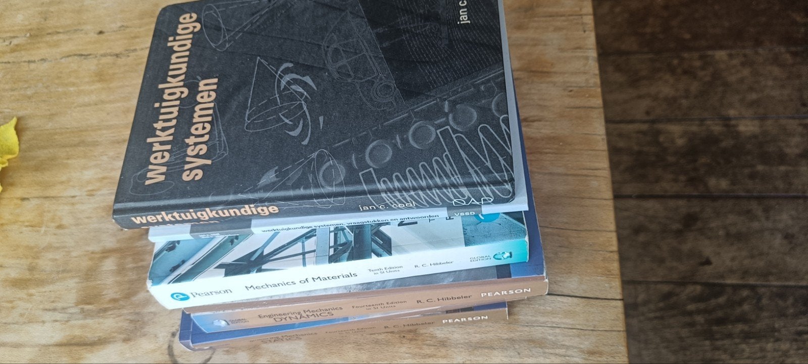 Werktuigbouwkunde boeken: Statica, Sterkteleer, Dynamica, Gelezen, R.C. Hibbeler, Jan C. Cool, Beta, HBO