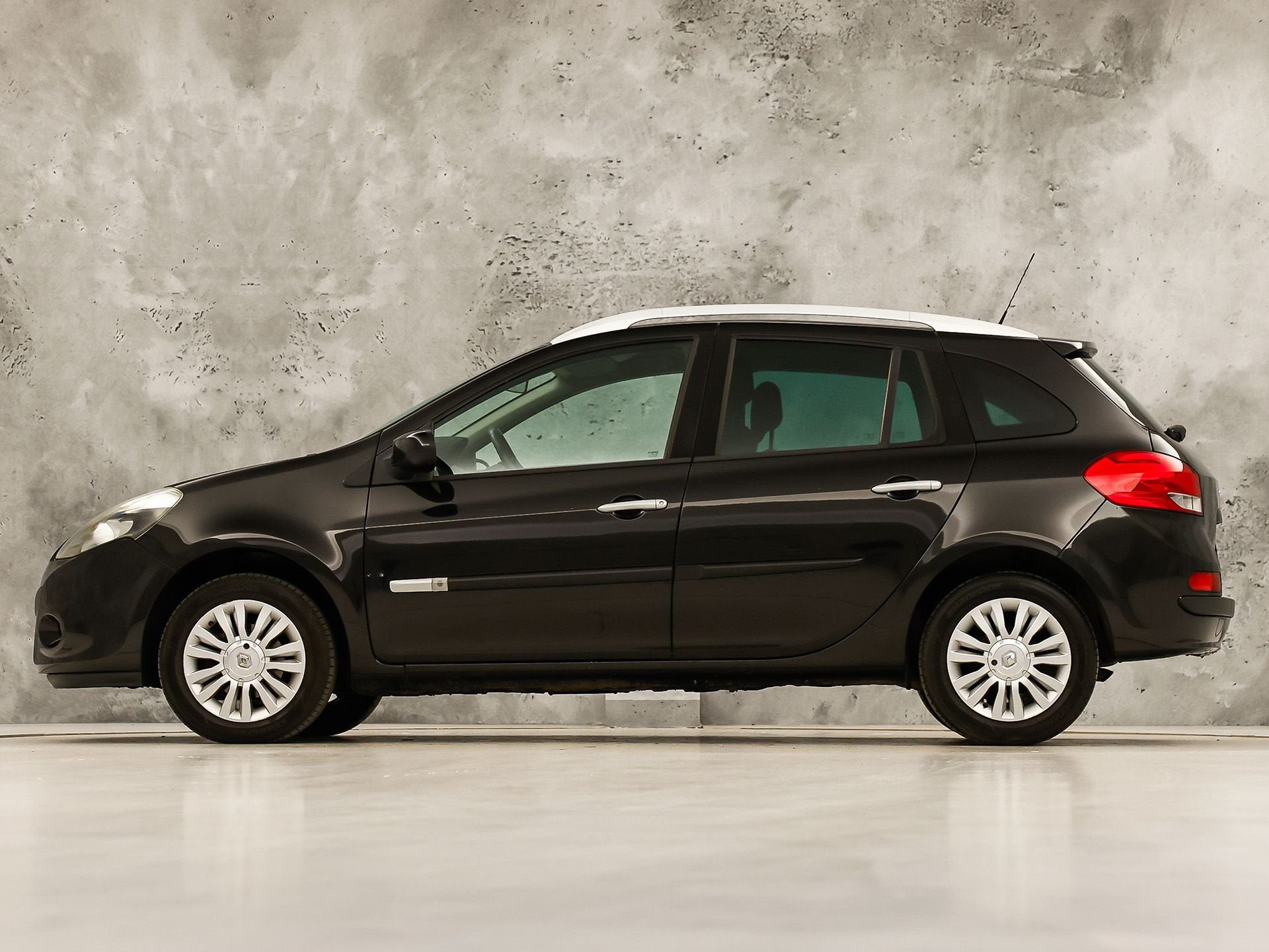 Renault Clio Estate 1.2 TCE Collection (AIRCO, ELEK RAMEN, C, Auto's, Voorwielaandrijving, Gebruikt, Zwart, 4 cilinders