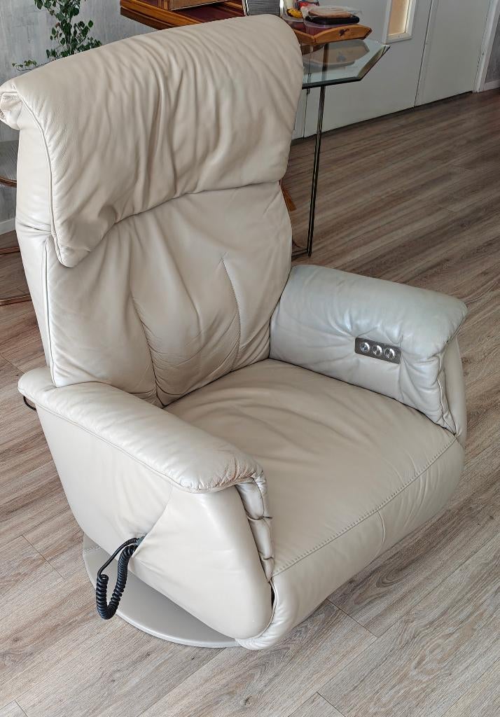 Luxe relaxstoel, Huis en Inrichting, Fauteuils, Gebruikt, Leer, 50 tot 75 cm, 75 tot 100 cm, Ophalen