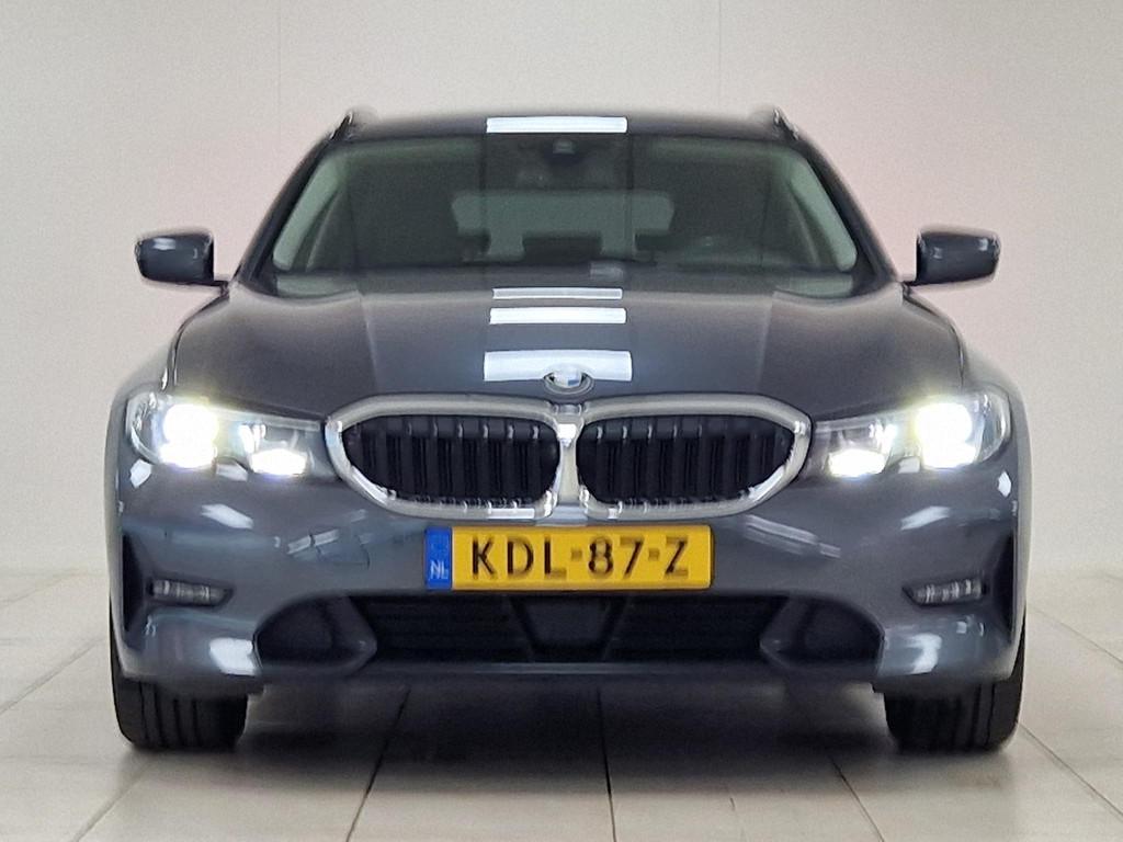 BMW 3-serie Touring 330e High Executive PLUG-IN | NAVIGATIE, 1998 cc, Achterwielaandrijving, Gebruikt, 4 cilinders