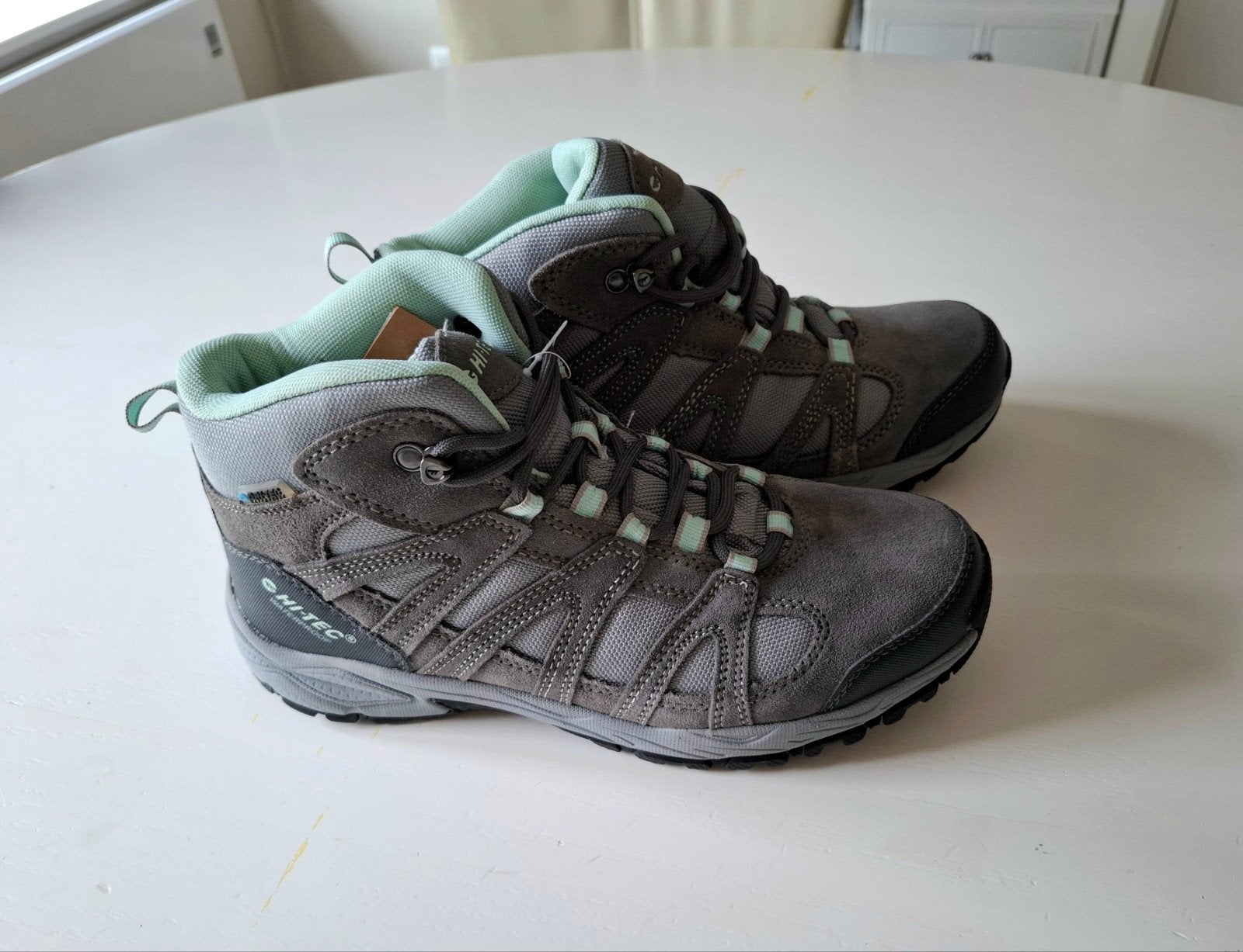 Hi-Tec Wandelschoenen Maat 39 - Nieuw in doos, Ophalen of Verzenden, Nieuw, Schoenen