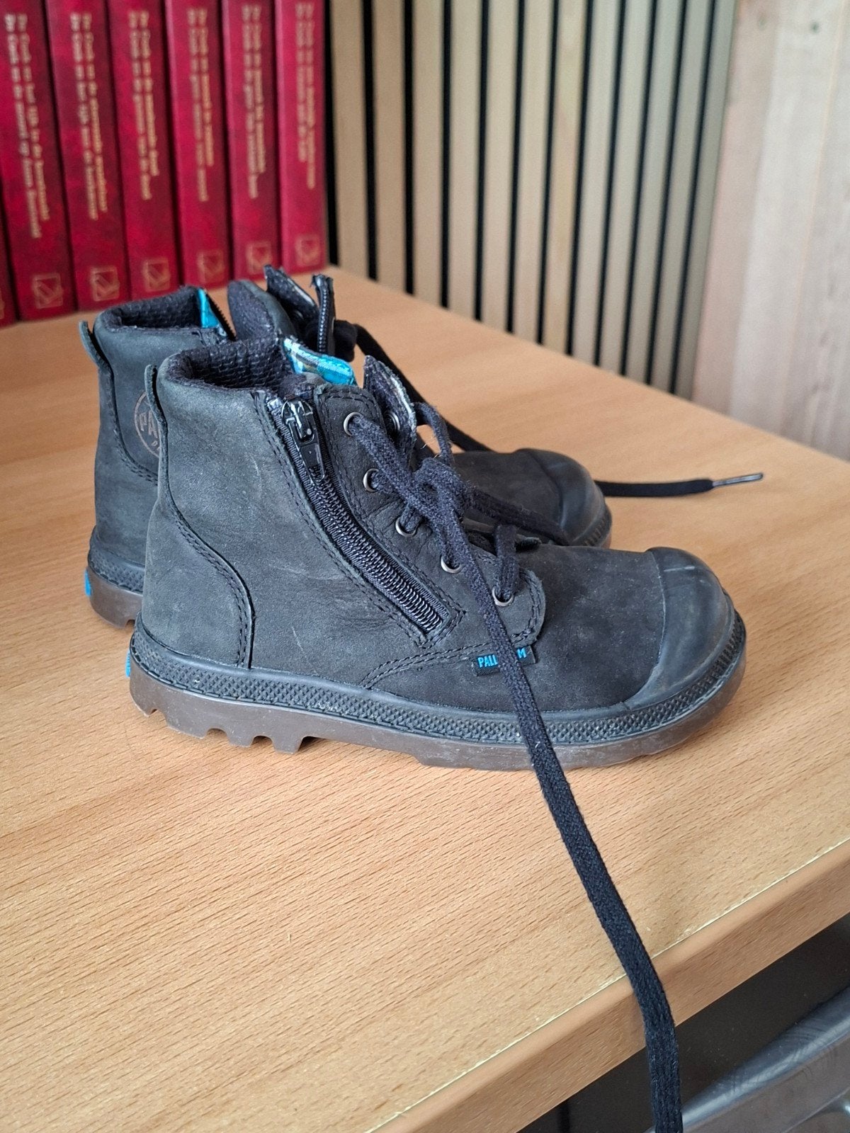🔸Palladium pampa hi kinderschoenen maat 27, Kinderen en Baby's, Jongen of Meisje, Schoenen, Ophalen of Verzenden, Zo goed als nieuw