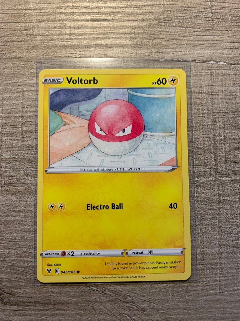 Voltorb 045/185 Vivid Voltage - Pokémon Kaart, Ophalen of Verzenden, Nieuw, Losse kaart