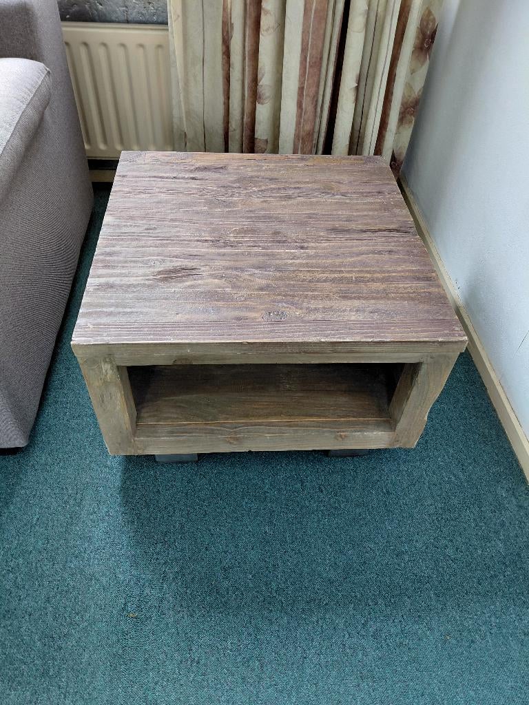 Salon- c.q. bijzettafel vierkant oud grenen, Ophalen, Minder dan 45 cm, Vierkant, 55 tot 75 cm