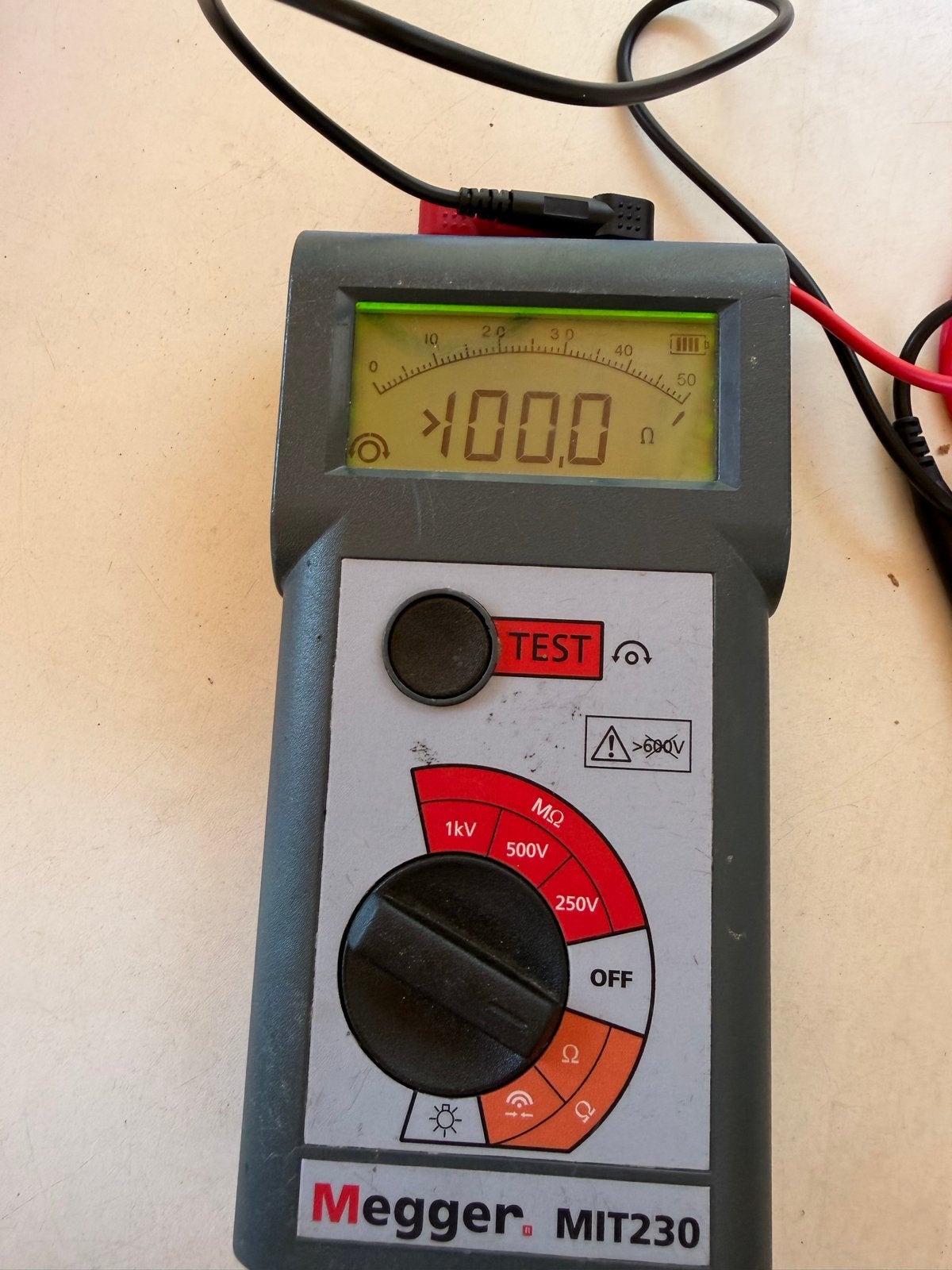 Megger MIT230 Isolatietester / Multimeter, Doe-het-zelf en Verbouw, Meetapparatuur, Gebruikt, Multimeter, Ophalen of Verzenden