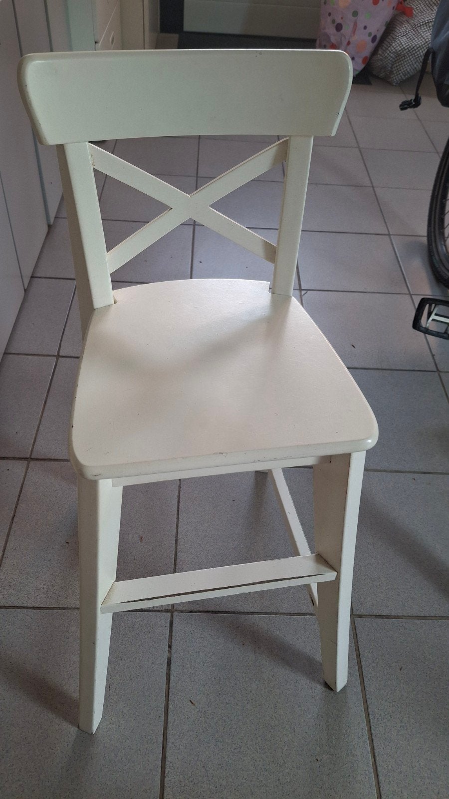Ikea kinderstoel/kruk wit (ca 4-7jr), Ophalen