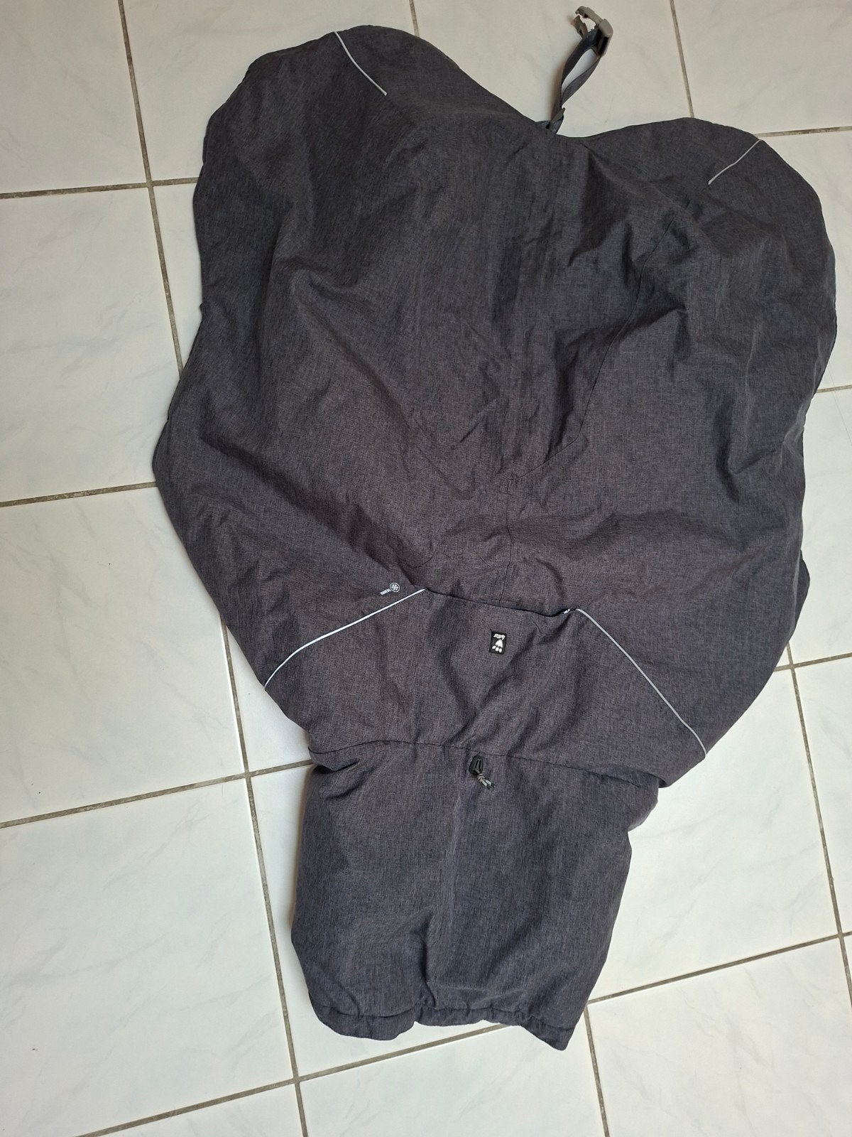 te koop hondenjas. grijs, Dieren en Toebehoren, Overige merken, Ophalen of Verzenden, Zo goed als nieuw, Overige typen