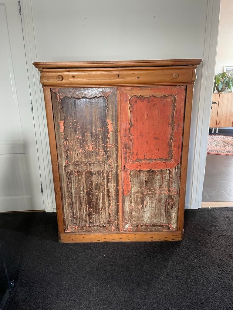 Houten kast Biedermeijer met verweerde verf, Ophalen