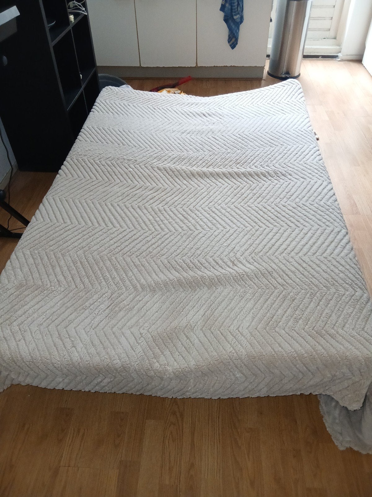 Gratis comfortabele slaapbank - Ideaal voor logees, Huis en Inrichting, Ophalen, Gebruikt, Beige, Tweepersoons