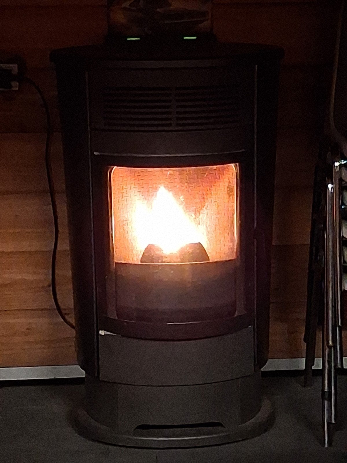 goede palet  kachel edil kamin logo 9 kw 750 euro, Ophalen of Verzenden, Hout, Houtkachel