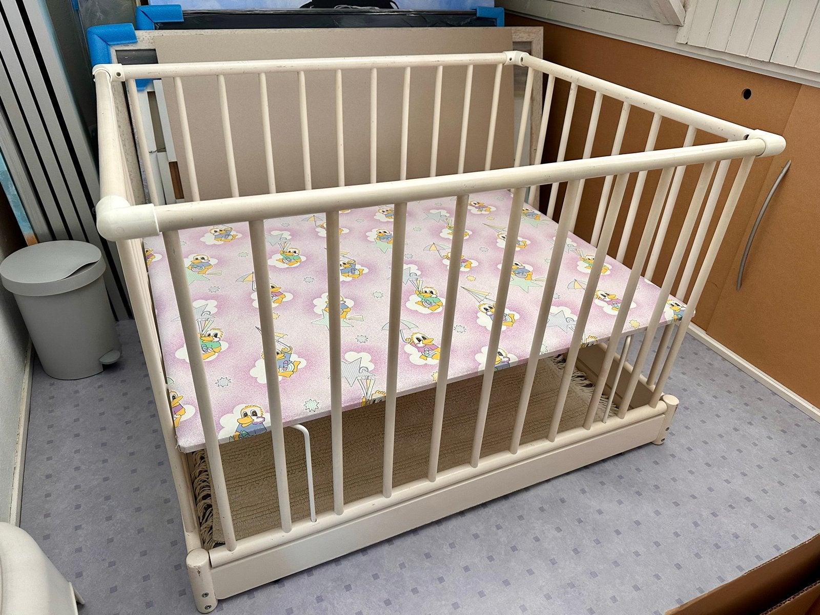 Babybox (opknappertje) - Solide en aanpasbaar, Ophalen, Gebruikt, Rechthoekig, In hoogte verstelbaar