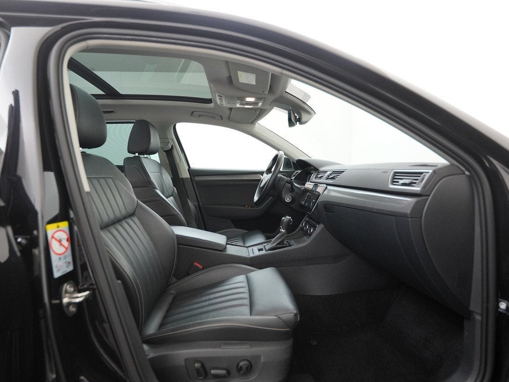 Skoda Superb Combi 1.4 TSI iV Business Edition Plus | Panora, Auto's, Skoda, 12 maanden, Gebruikt, 4 cilinders, Zwart