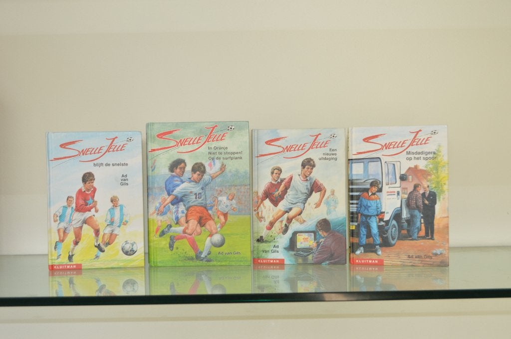 Snelle Jelle boeken : 1 omnibus en 3 boeken door Ad van Gils, Boeken, Ophalen of Verzenden, Zo goed als nieuw, A. van Gils, Fictie