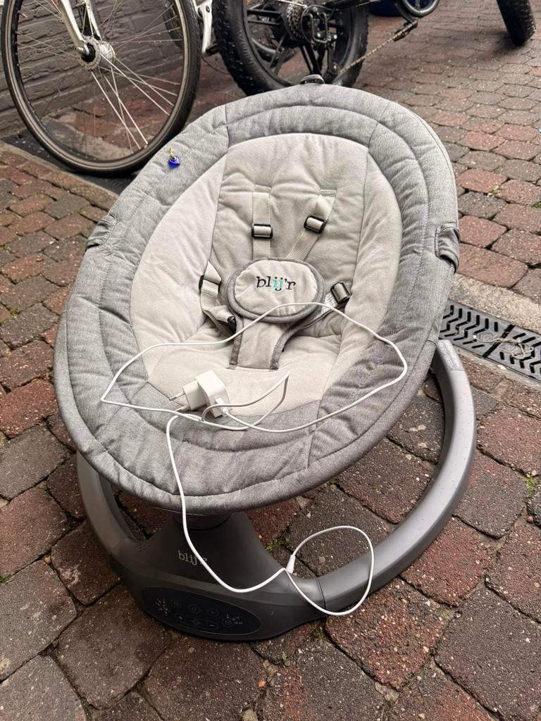 Elektrische Babyschommel / Babywieg – Zo goed als nieuw, Kinderen en Baby's, Verstelbaar, Wipstoel, Zo goed als nieuw, Ophalen