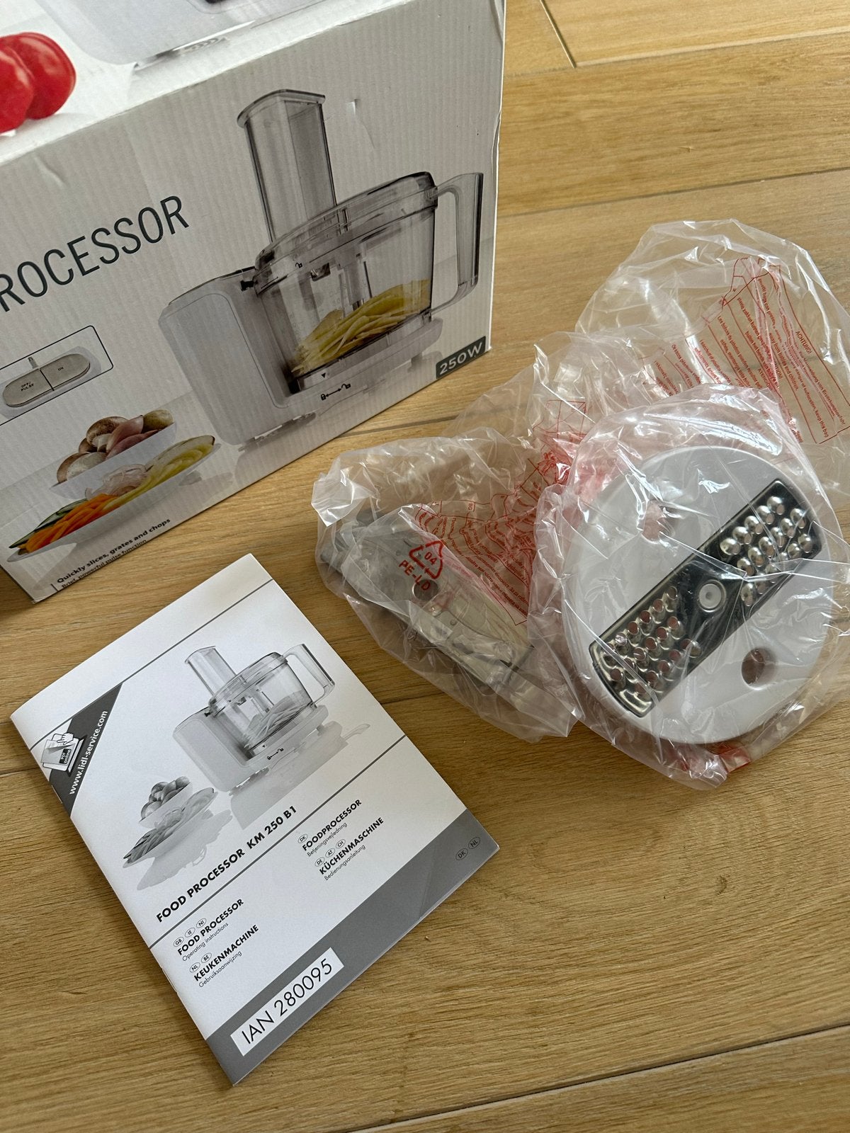 Nieuwe Food Processor KM-250 B1 - 250W Keukenmachine, Minder dan 1 liter, Ophalen of Verzenden, Nieuw, 2 snelheden