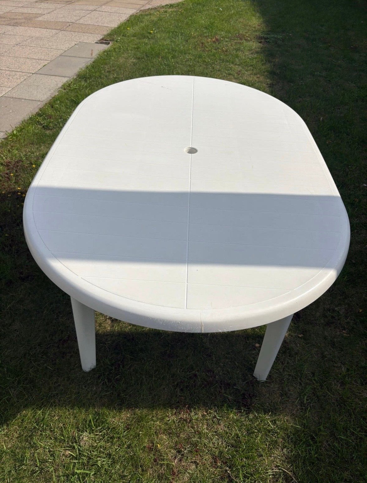 Hartman ovale tuintafel 90x135 cm - Wit, Ophalen, Gebruikt, Ovaal, Kunststof