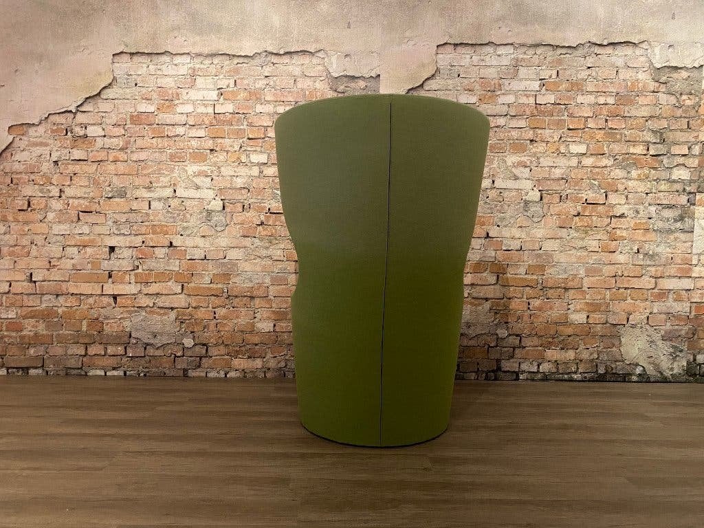 Moderne groene oorfauteuil bij TheReSales, Ophalen, Design, 75 tot 100 cm, Zo goed als nieuw