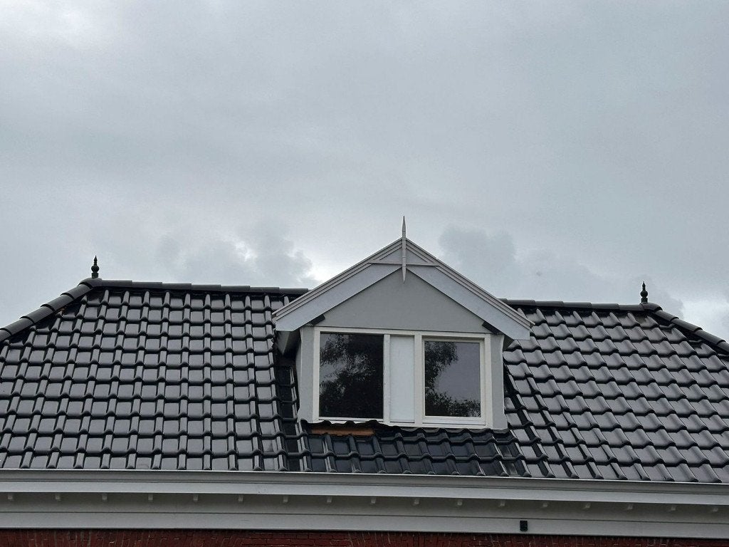 Piron dakornament dakpan broekstuk vorstenhoed hoekstuk, Doe-het-zelf en Verbouw, Ophalen, Steen of Klei, Zwart, Nieuw