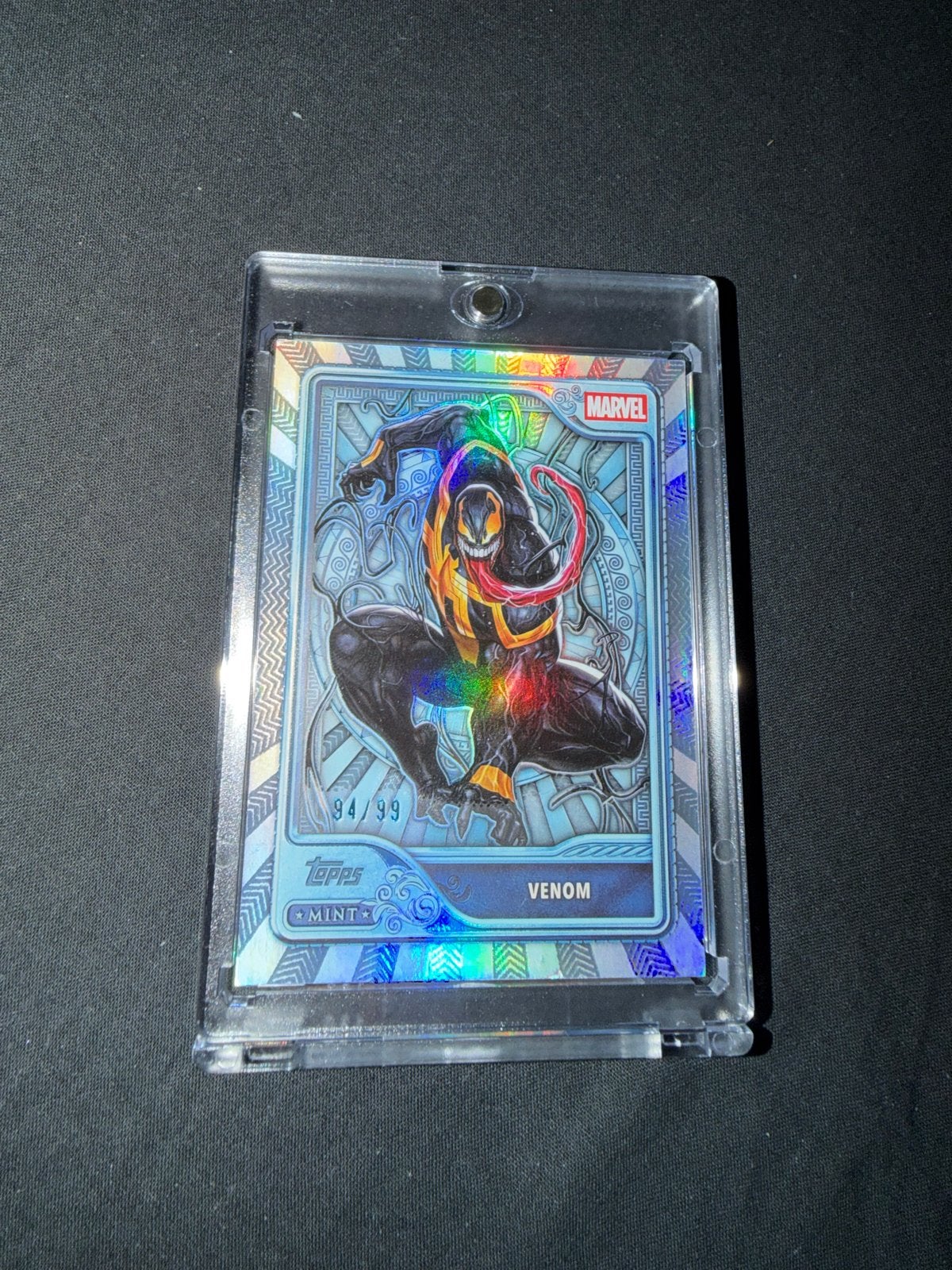 Topps Marvel Mint 2026 Venom 94/99 Encased Platinum Card, Ophalen of Verzenden, Zo goed als nieuw, Losse kaart, Foil