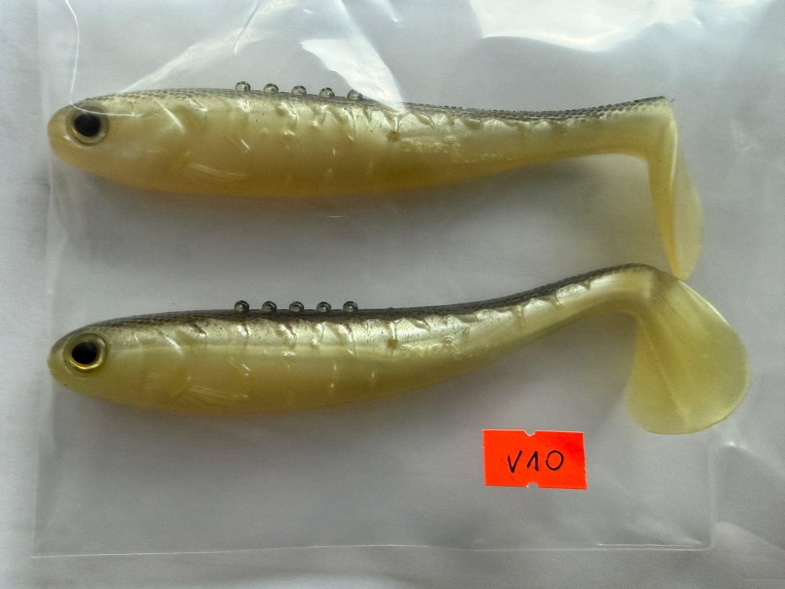 Foto 7 van Dragon V-Lures Chucky 15cm 30g – 8 softbaits V8-V11