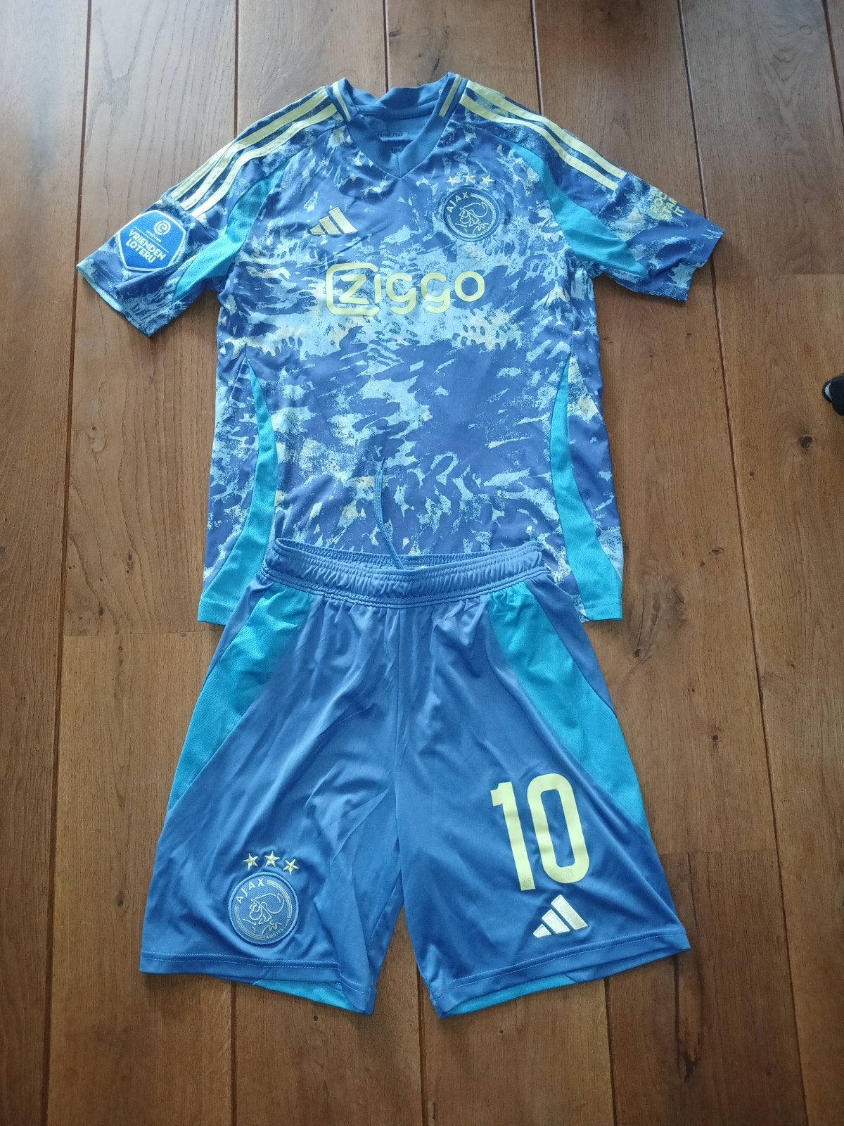 Ajax uit tenue maat 164, Kinderen en Baby's, Kinderkleding | Maat 164, Adidas, Jongen of Meisje, Sport- of Zwemkleding, Ophalen of Verzenden