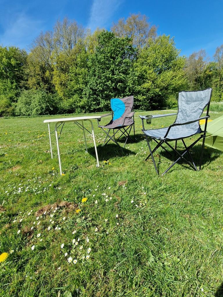 Camping:  2 opklapbare stoelen en tafel., Caravans en Kamperen, Kampeermeubelen, Ophalen, Gebruikt, Campingtafel