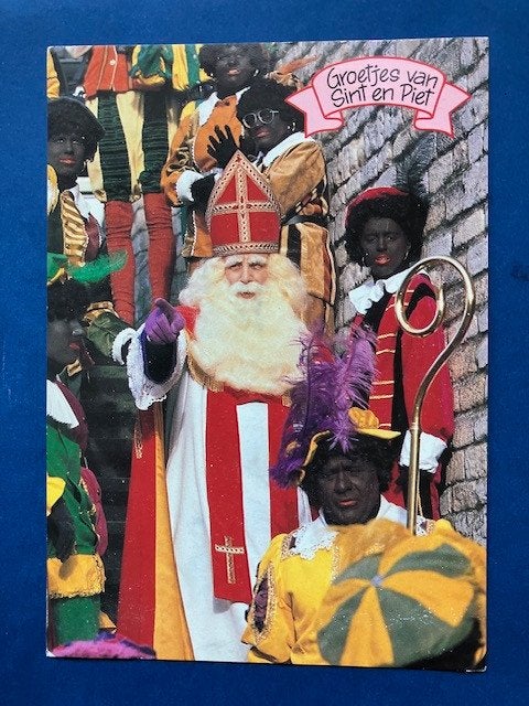 Sinterklaas omringd door Pieten Groetjes van Sint en Piet, Ophalen of Verzenden, 1980 tot heden, Gelopen, Overige thema's