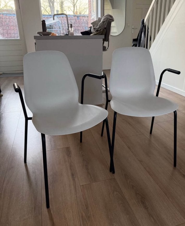Witte eetkamerstoelen (4 stuks) met leuning, Huis en Inrichting, Ophalen, Zo goed als nieuw, Wit, Vier