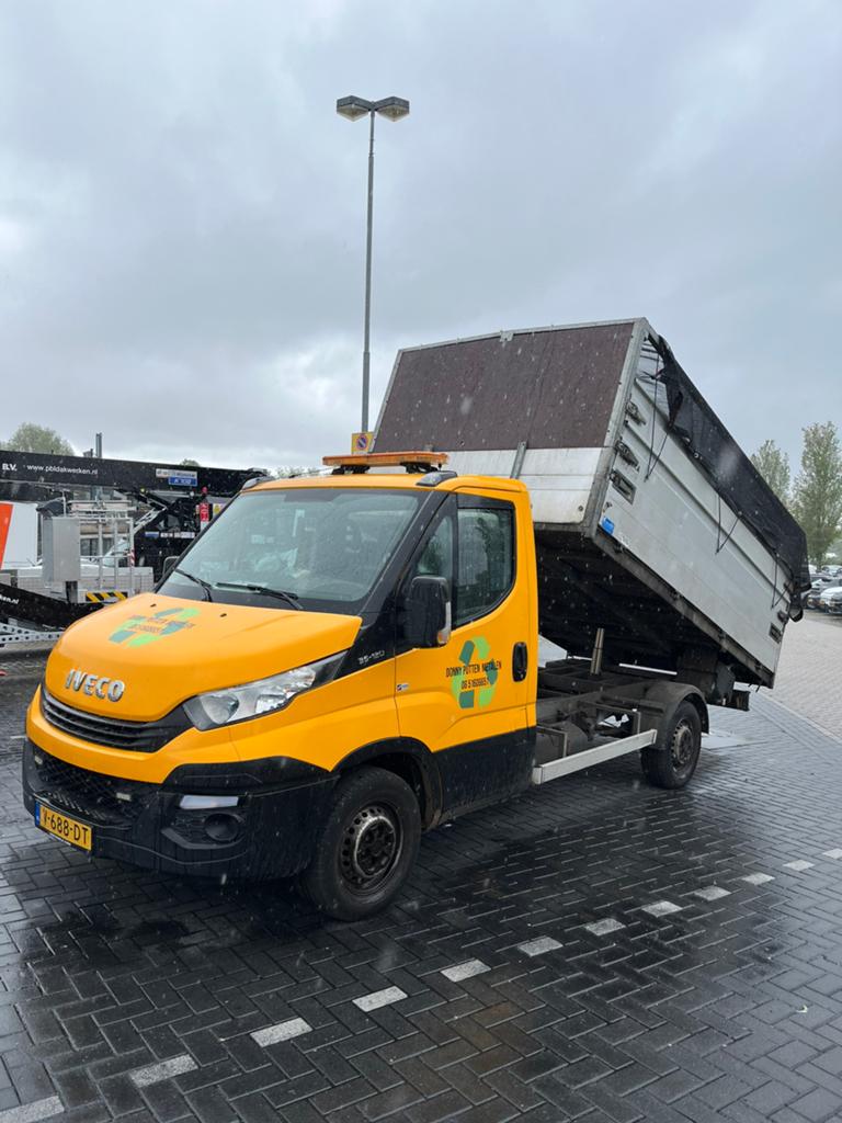 Iveco Daily 2017 kipper EURO 6 3.5 T, Auto's, Bestelauto's, Particulier, Iveco, Diesel, Euro 6, Handgeschakeld, Origineel Nederlands