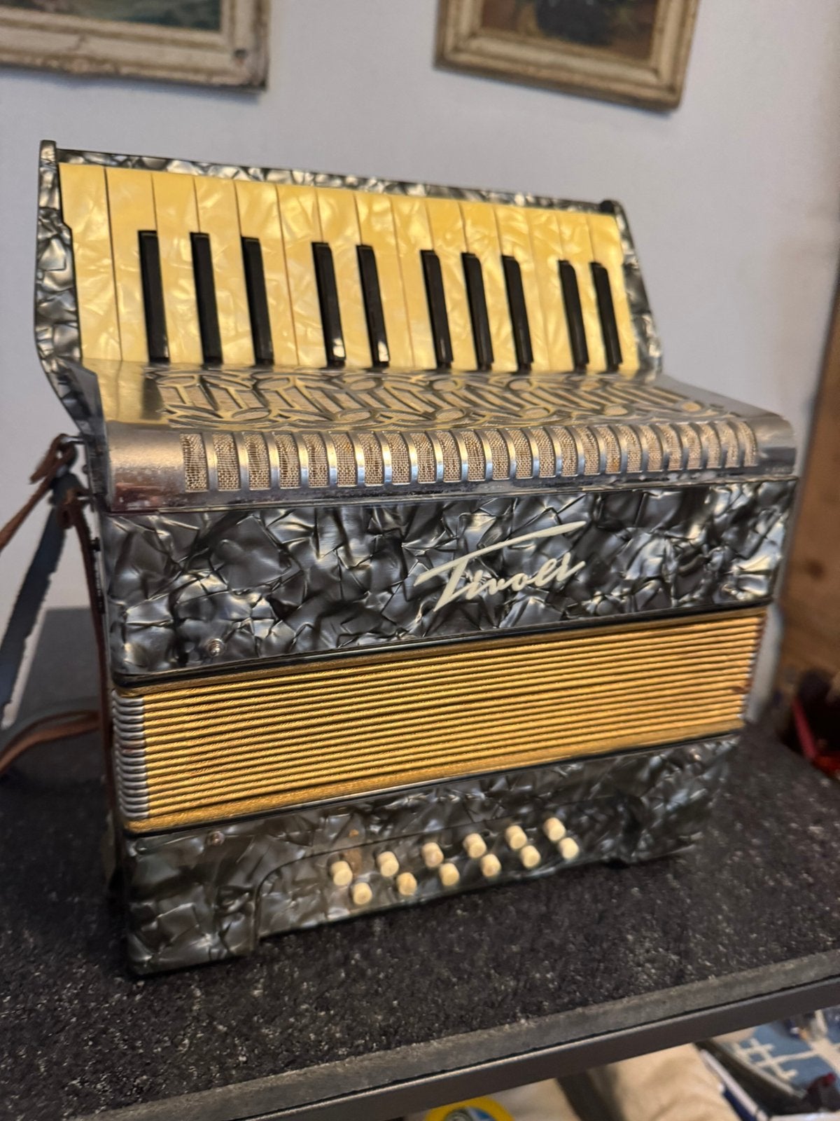 Accordeon, “Tivoli” , 12 bas, Overige merken, Gebruikt, Overige formaten, Met koffer