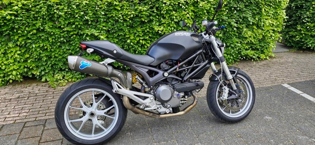 Ducati Monster 1100 matt zwart, Motoren, Motoren | Ducati, 2 cilinders, Particulier, Meer dan 35 kW, 1100 cc
