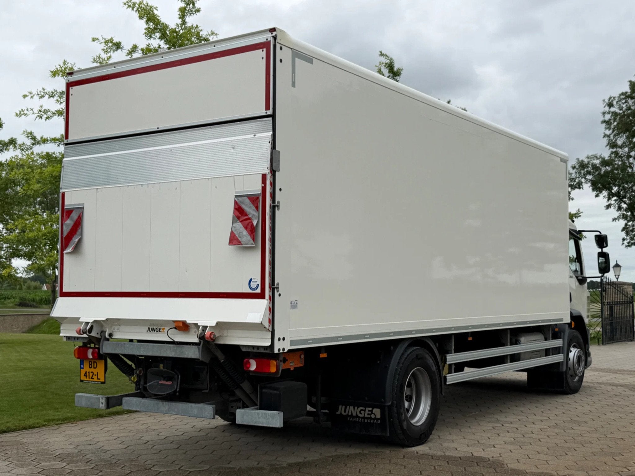 DAF CF 320 L2EN3 (bj 2020), Automaat, Achterwielaandrijving, Gebruikt, Euro 6