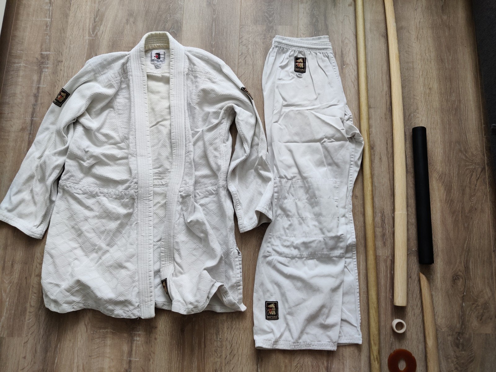 Complete budo wapenset met tas + gratis Gi (maat 180), Ophalen, Overige