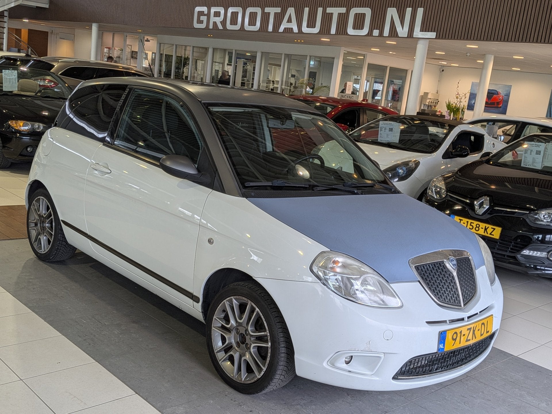 Lancia Ypsilon 1.4-16V Sport Airco, Stuurbekrachtiging, Voorwielaandrijving, Zwart, 4 cilinders, Metallic lak