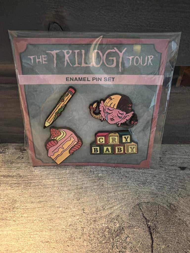 Melanie Martinez The Trilogy Tour Email Pin Set, Ophalen of Verzenden, Nieuw, Figuurtje, Speldje of Pin