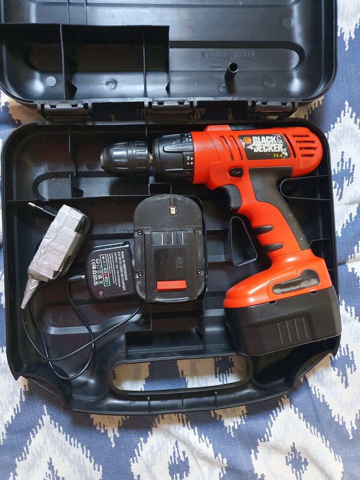 black & decker accuboormachine, Gebruikt, Ophalen of Verzenden, Minder dan 400 watt, Klopboormechanisme