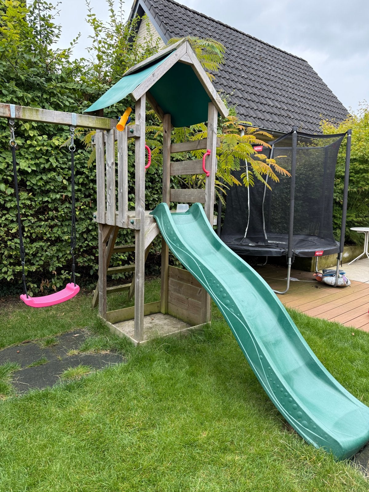 Houten speeltoestel met schommel en glijbaan, Ophalen, Gebruikt, Glijbaan