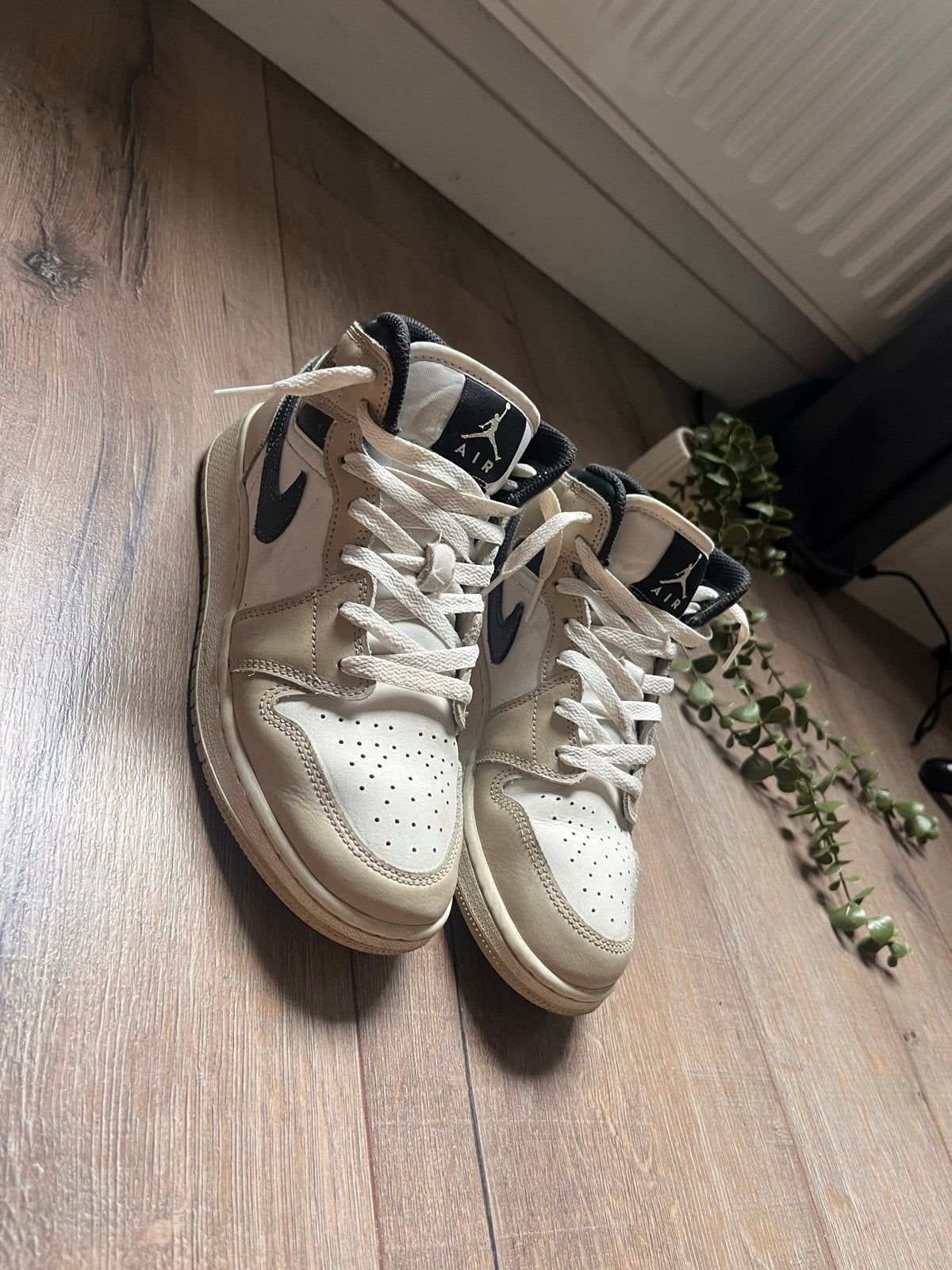 Nike Air Jordan 1 Mid 'Light Smoke Grey' sneakers, Verzenden, Gedragen, Grijs, Sneakers of Gympen