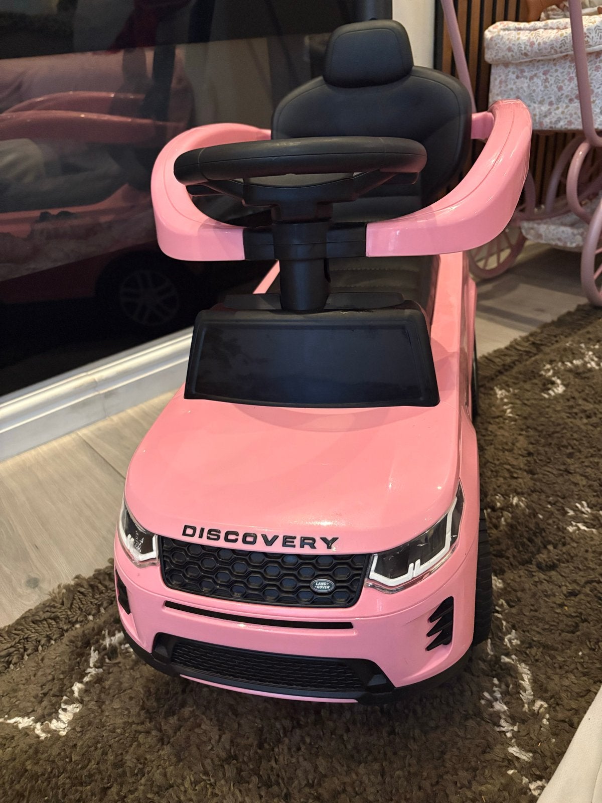 Roze Land Rover Discovery Loopauto met Duwstang, Kinderen en Baby's, Ophalen, Gebruikt, Loopvoertuig