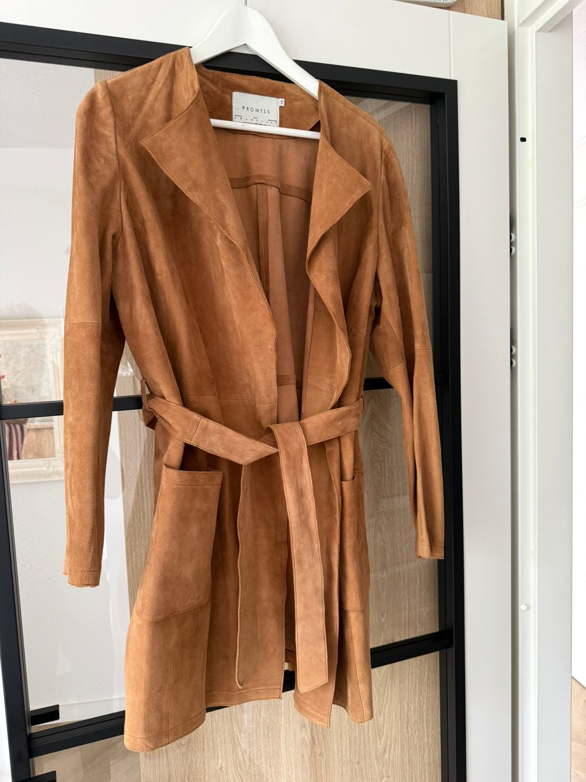 Echt Suede Jas Cognac van Promiss in maat 40  nieuw, Kleding | Dames, Jassen | Zomer, Ophalen of Verzenden, Nieuw, Maat 38/40 (M)
