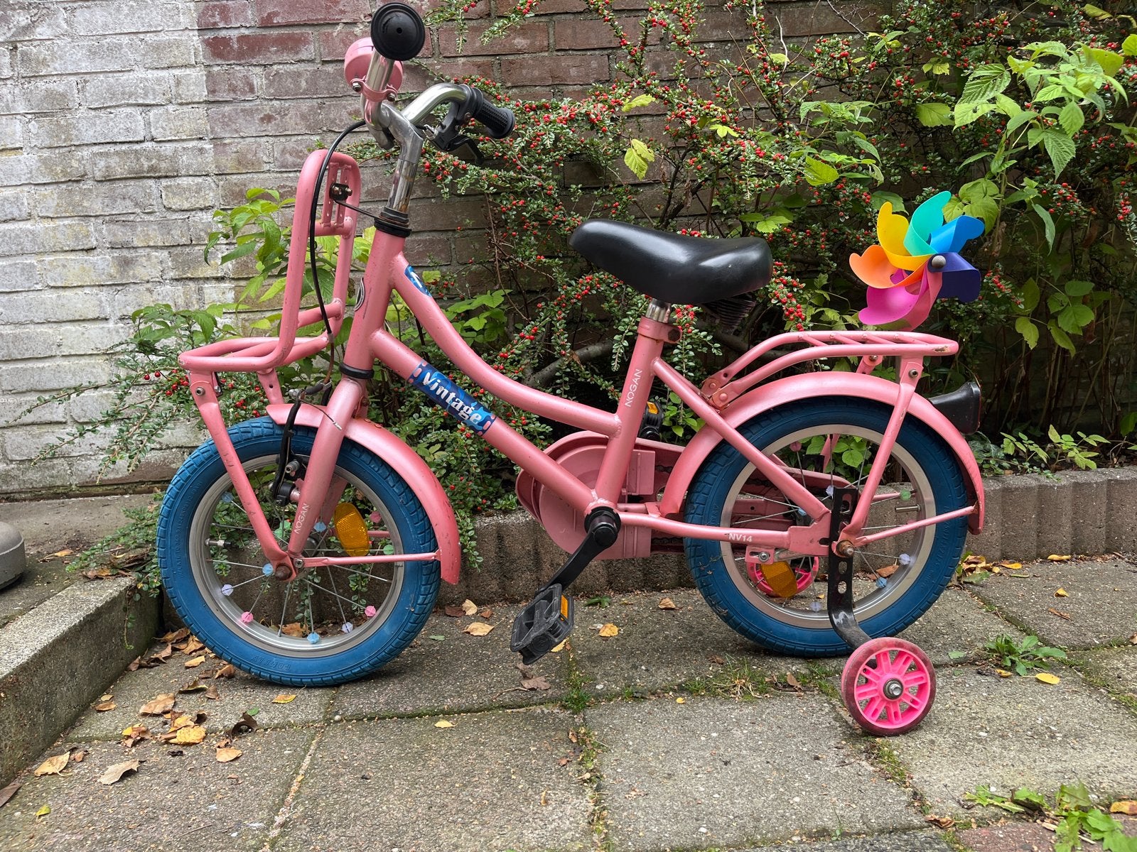 Roze kinderfiets met zijwieltjes - Nogan Vintage, Ophalen, Zijwieltjes, Gebruikt, Velgrem