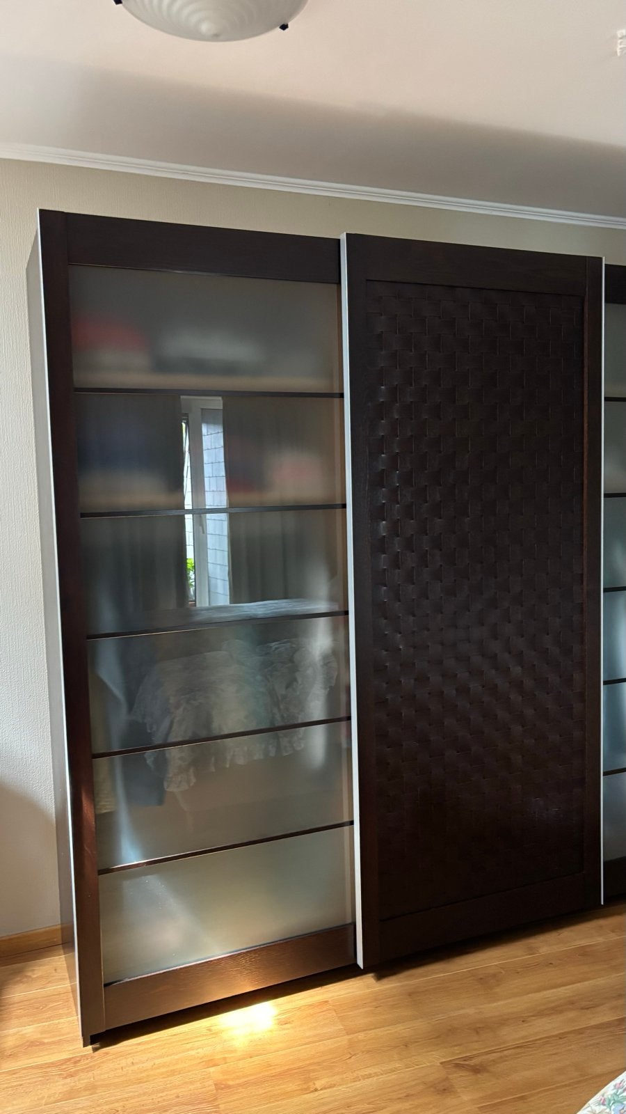 Grote kledingkast met schuifdeuren en glazen panelen, Ophalen, Gebruikt, 200 cm of meer, 150 tot 200 cm