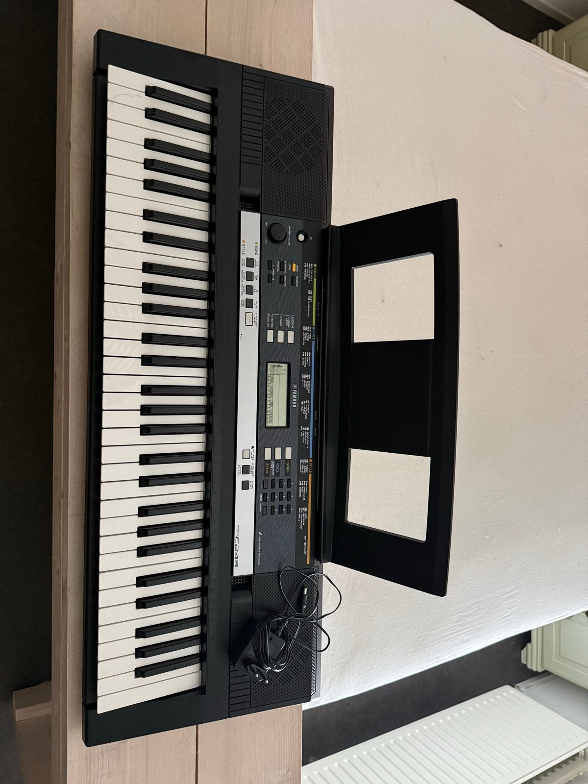Yamaha EZ-243 Keyboard met 61 aanslaggevoelige toetsen, Muziek en Instrumenten, Keyboards, Ophalen, 61 toetsen, Yamaha, Zo goed als nieuw