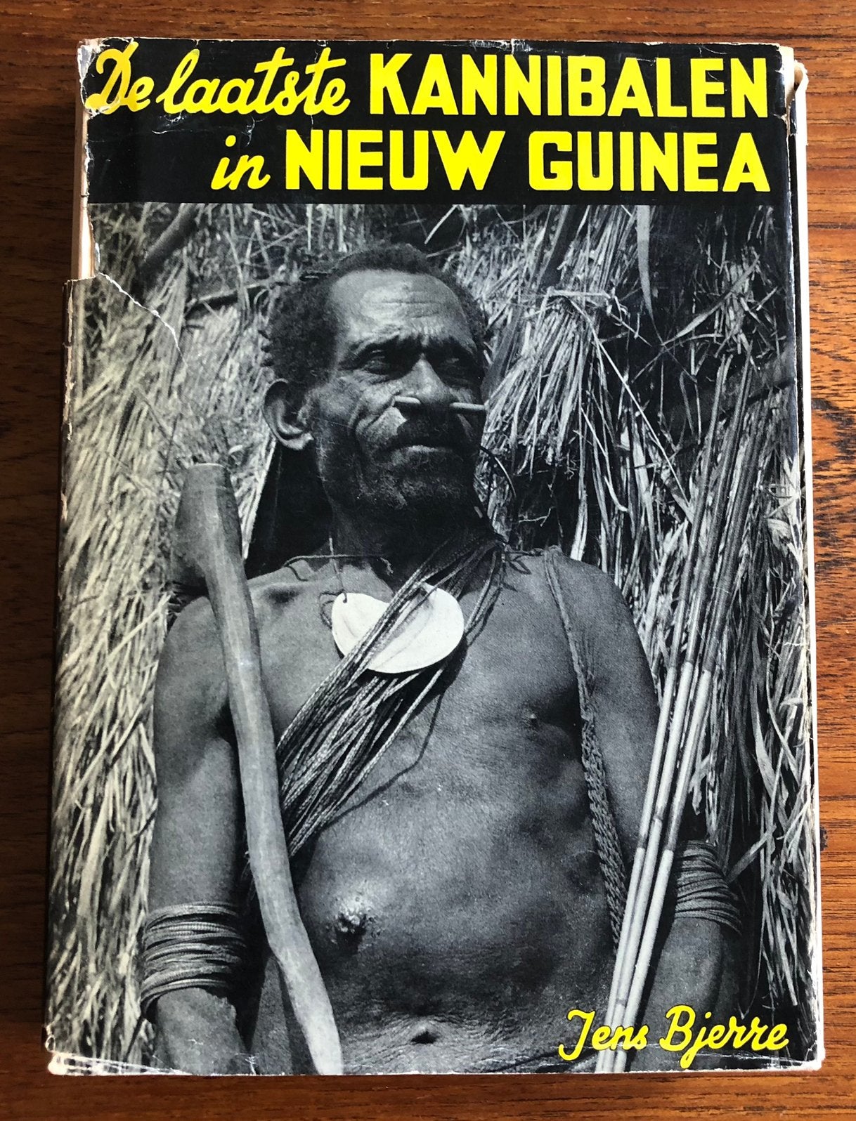 Papua Nieuw-Guinea (De Laatste Kannibalen) Irian Indonesie, Antiek en Kunst, Kunst | Niet-Westerse kunst, Indonesië, Ophalen of Verzenden