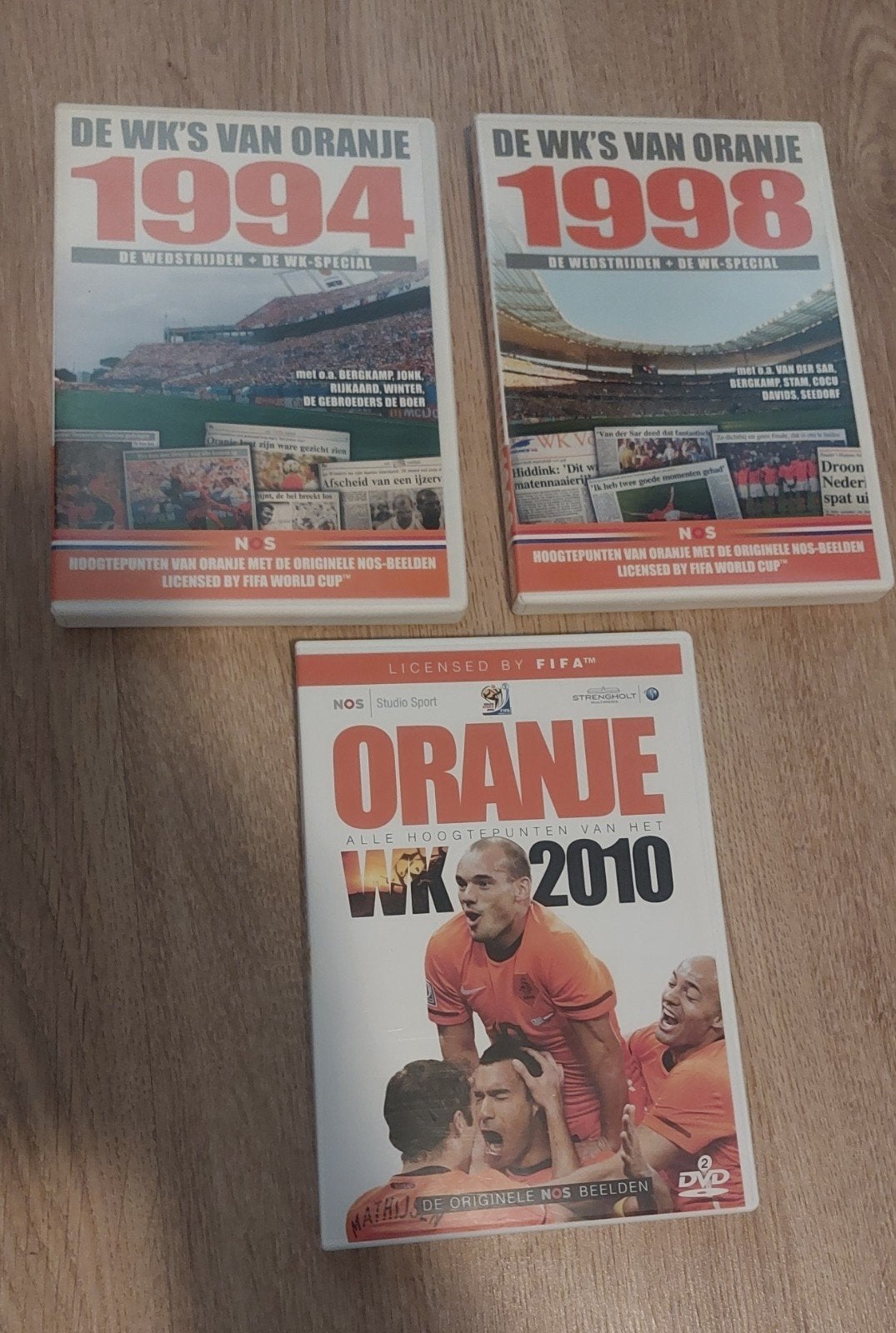 WK Voetbal DVD's 1994, 1998 & 2010 - Nederlands Elftal, Alle leeftijden, Nederlands, Voetbal, Zo goed als nieuw