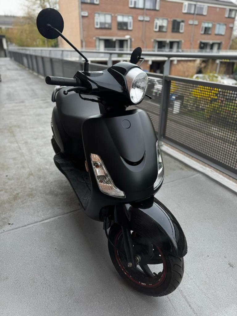 Sym Fiddle 2 (2019) – Geel kenteken – Slechts 5.700 km, Ophalen, Gebruikt, Benzine, Fiddle